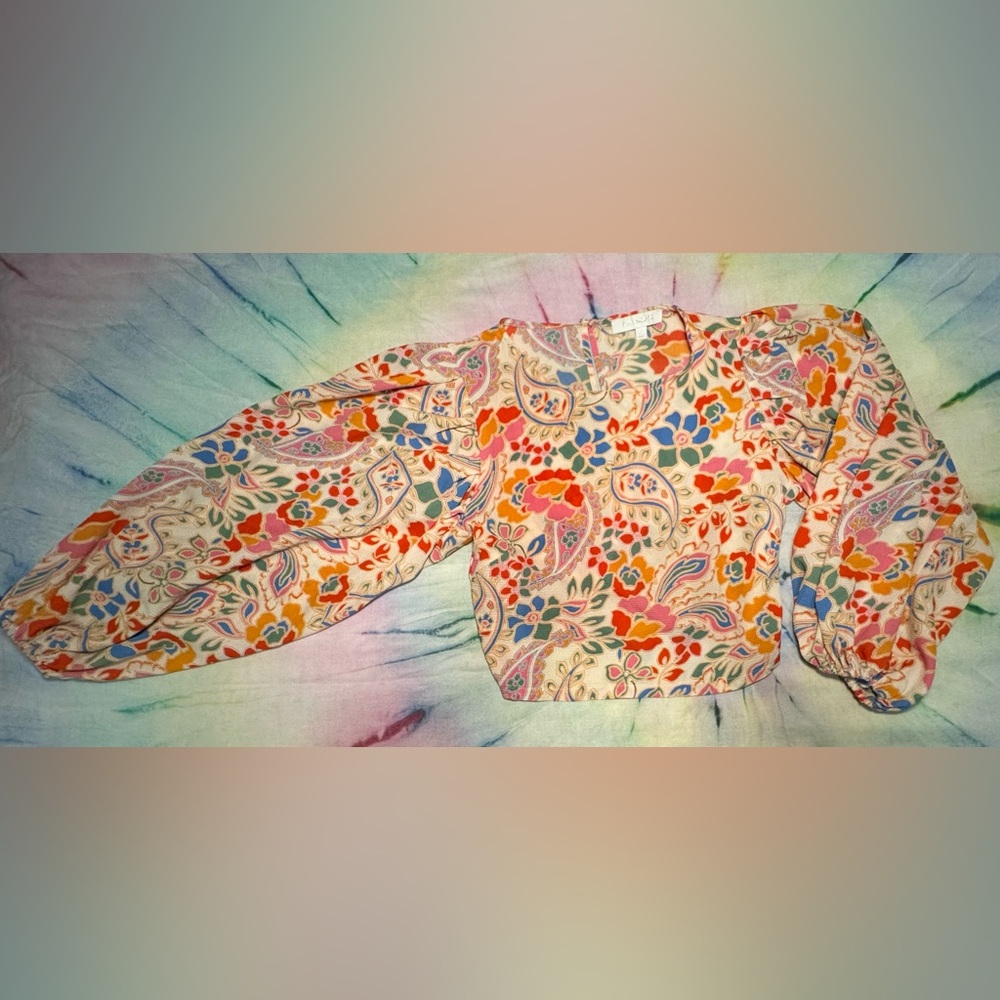 Sugarlips Colorful Paisley Balloon Sleeve Crop Top - Picture 3 of 8